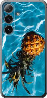 Чехол на Samsung Galaxy S24 Ананас на воде