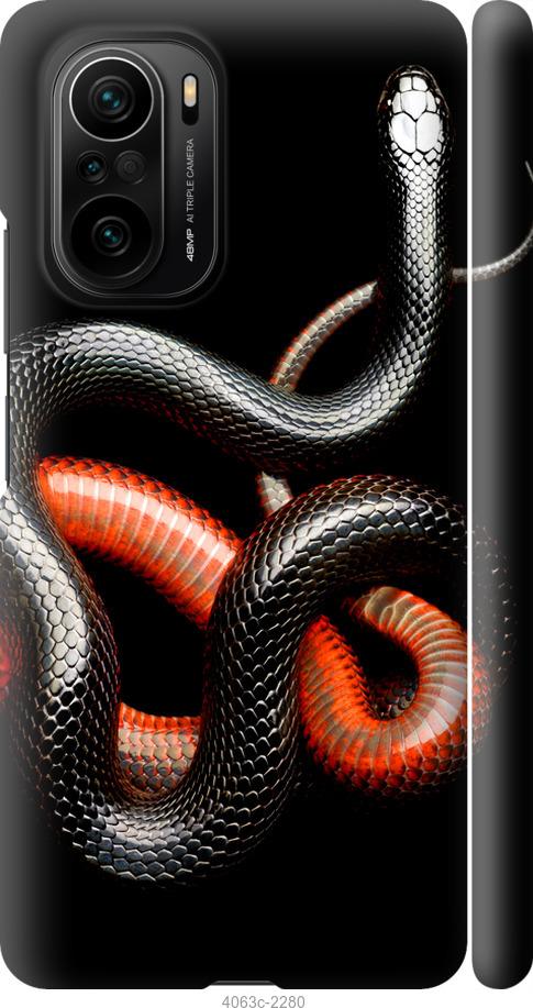 Чехол на Xiaomi Poco F3 Красно-черная змея на черном фоне