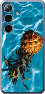 Чехол на Samsung Galaxy S24 Plus Ананас на воде